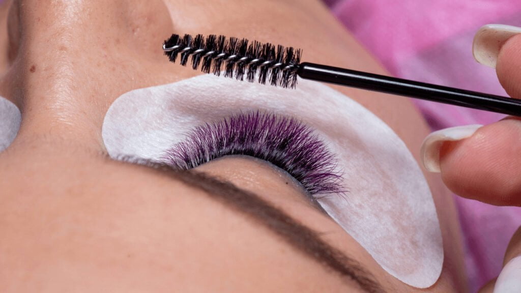 colored eyelash extensions